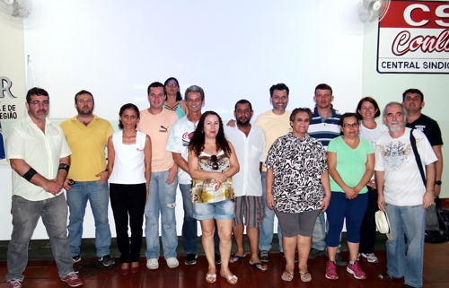 Servidores municipais querem a criação do SALÁRIO MINIMO MUNICIPAL de Divinópolis Comissão escolhida na Assembleia, um servidor de cada Secretaria (efetivos e suplentes)